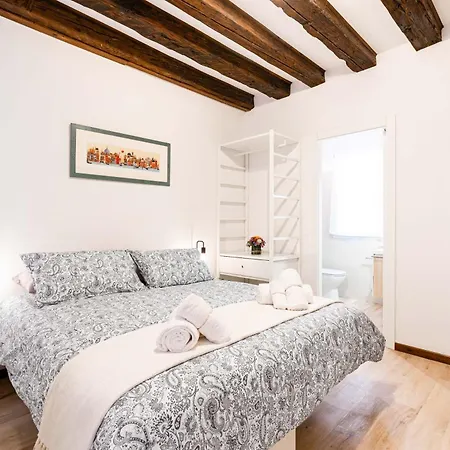 8 Mins From San Marco, Experience Authentic Veneza