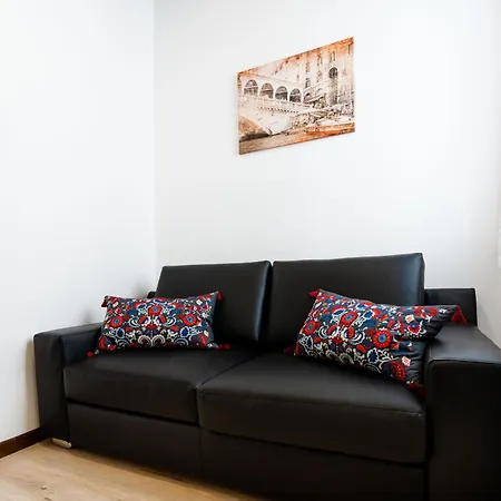 8 Mins From San Marco, Experience Authentic Apartamento Veneza